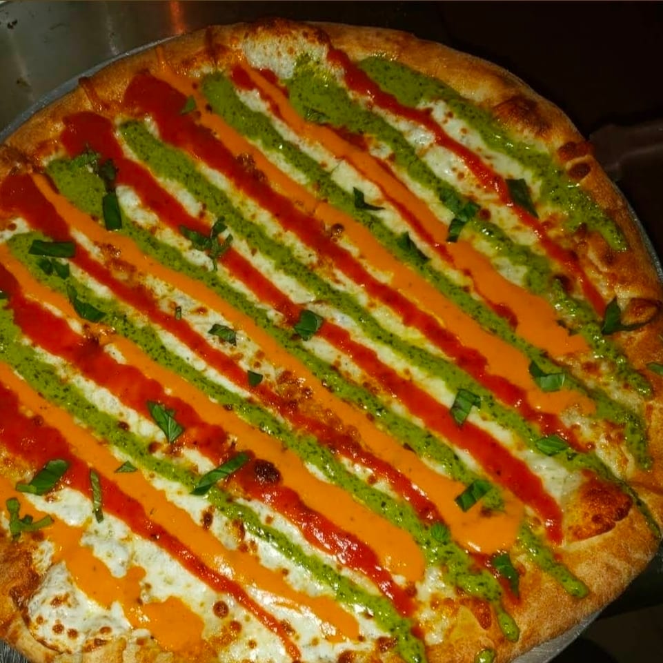 Tri-color Pizza (Large).